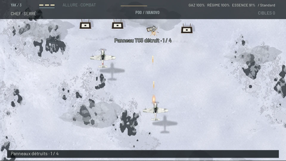 Two whitewashed Yak-1 fighters and their shadows over snow-covered ground, the lower one firing at a row of square target panels at the top of the frame, one of them breaking apart; the display reads Panneau T03 détruit, 1 sur 4, and the header P00, Ivanovo